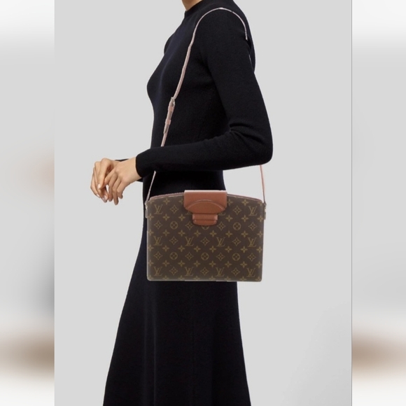 Louis Vuitton Courcelles Monogram - Authentic - EUC - Picture 2 of 16